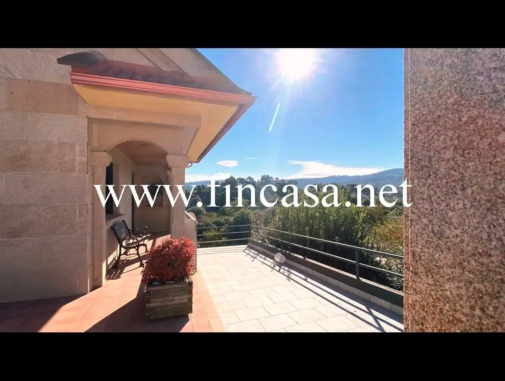 Vista exterior de Casa o chalet en venta en Vigo  con Jardín privado, Parquet y Terraza