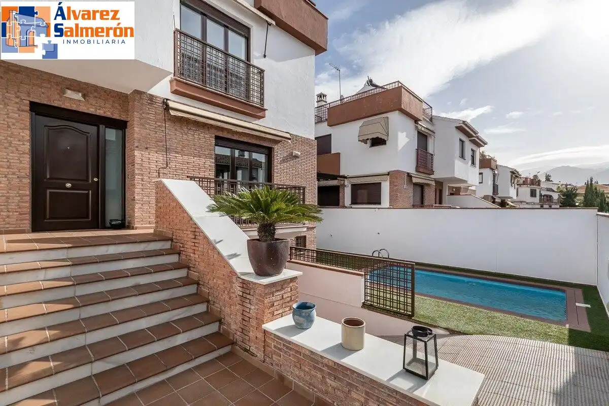 Exterior view of Houses for sale in Huétor Vega  with Air Conditioner, Heating and Terrace