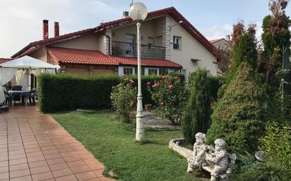 Jardí de Casa o xalet en venda en Alfoz de Quintanadueñas amb Piscina i Balcó