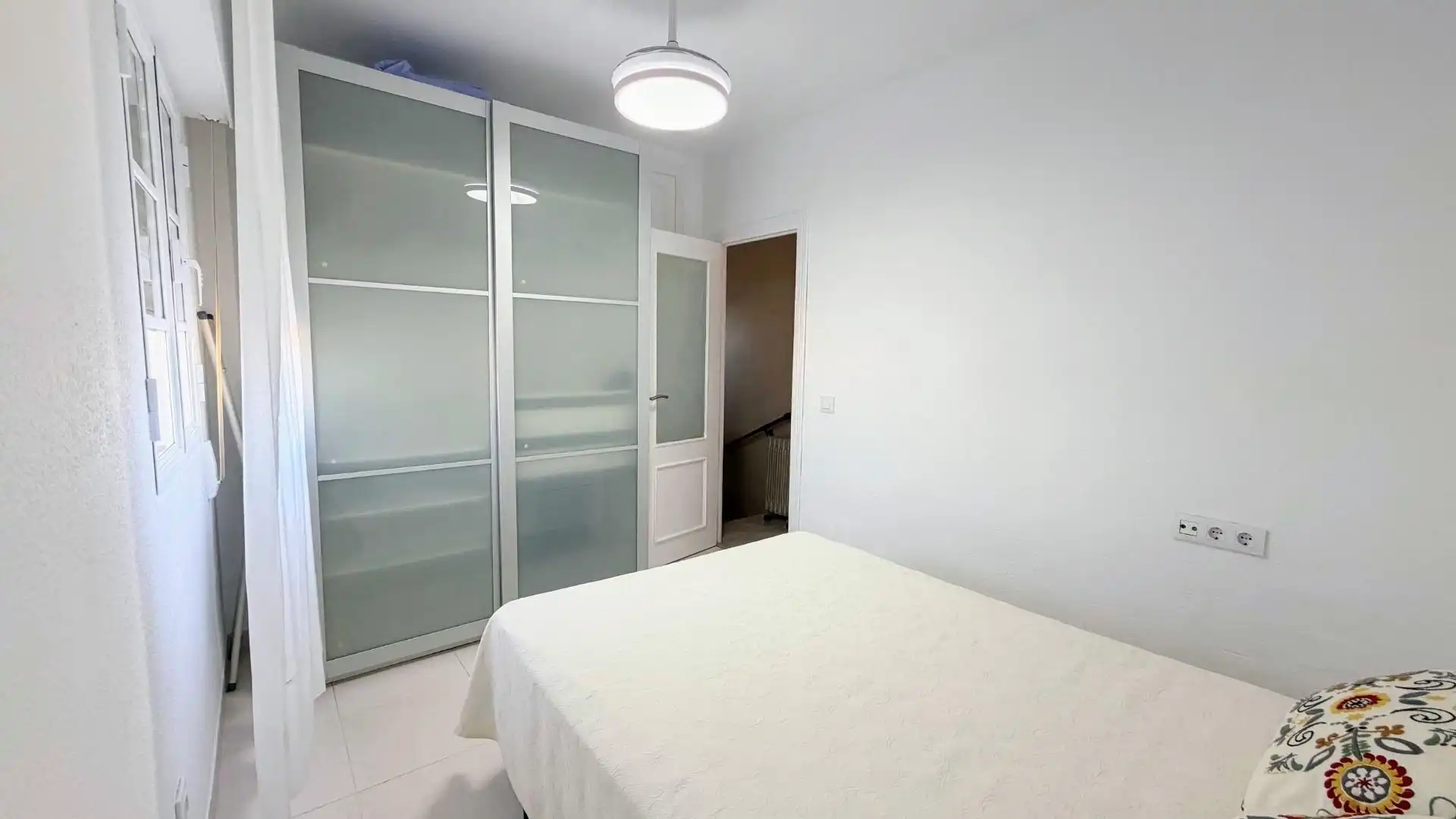 Habitación de Casa adosada en venta en Torremolinos con Terraza, Trastero y Piscina comunitaria