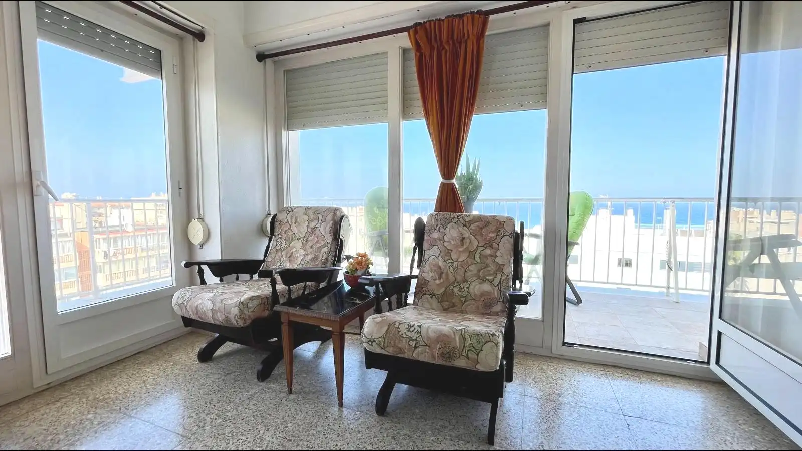 Sala d'estar de Pis en venda en El Campello amb Terrassa i Traster