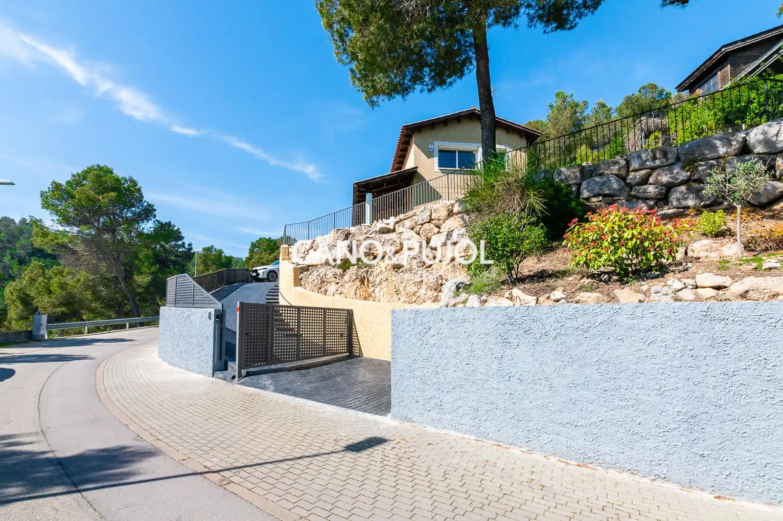 Vista exterior de Casa o chalet en venta en Corbera de Llobregat con Calefacción, Terraza y Trastero