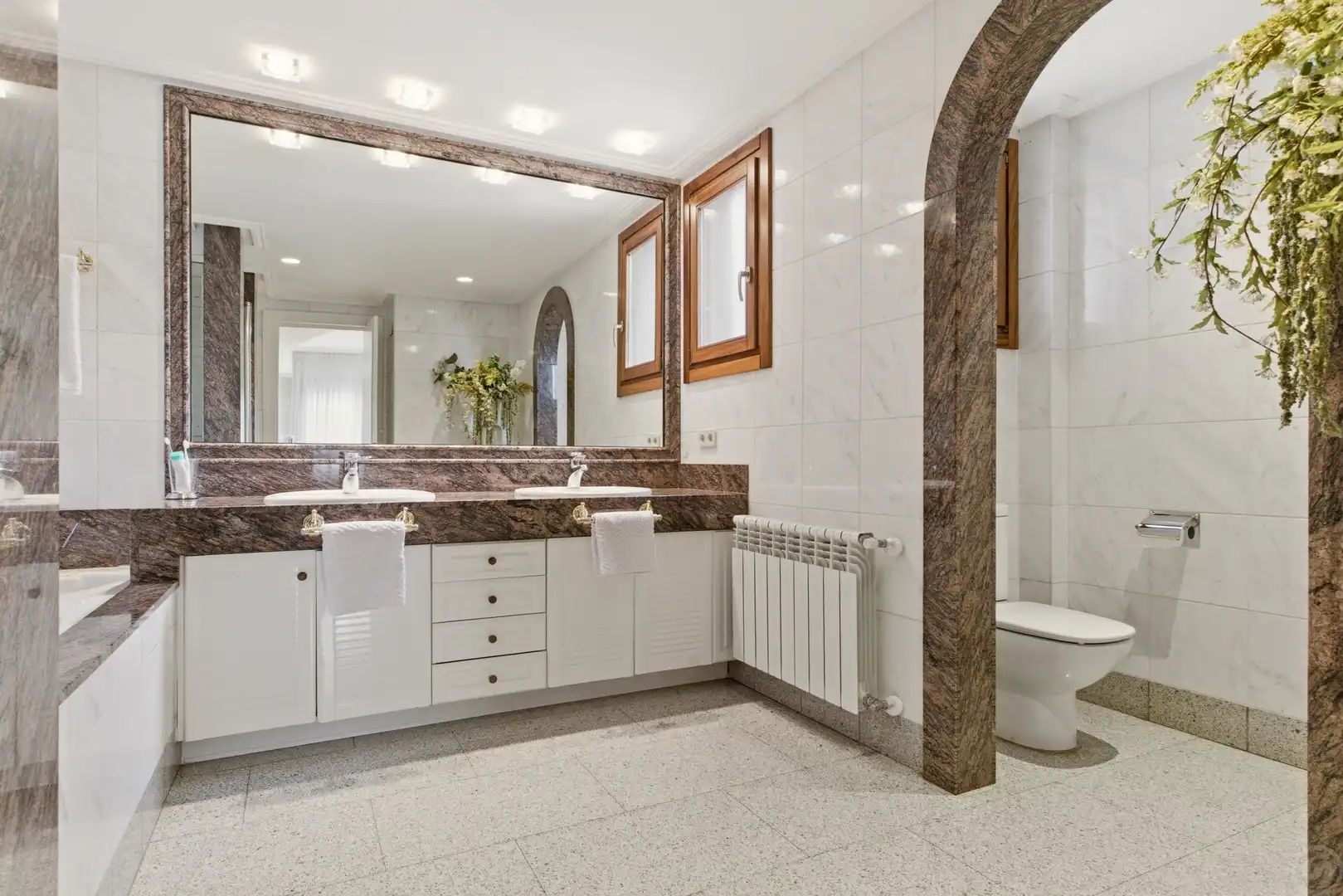 Bathroom of Duplexes for sale in Girona  with Air Conditioner, Heating and Terrace