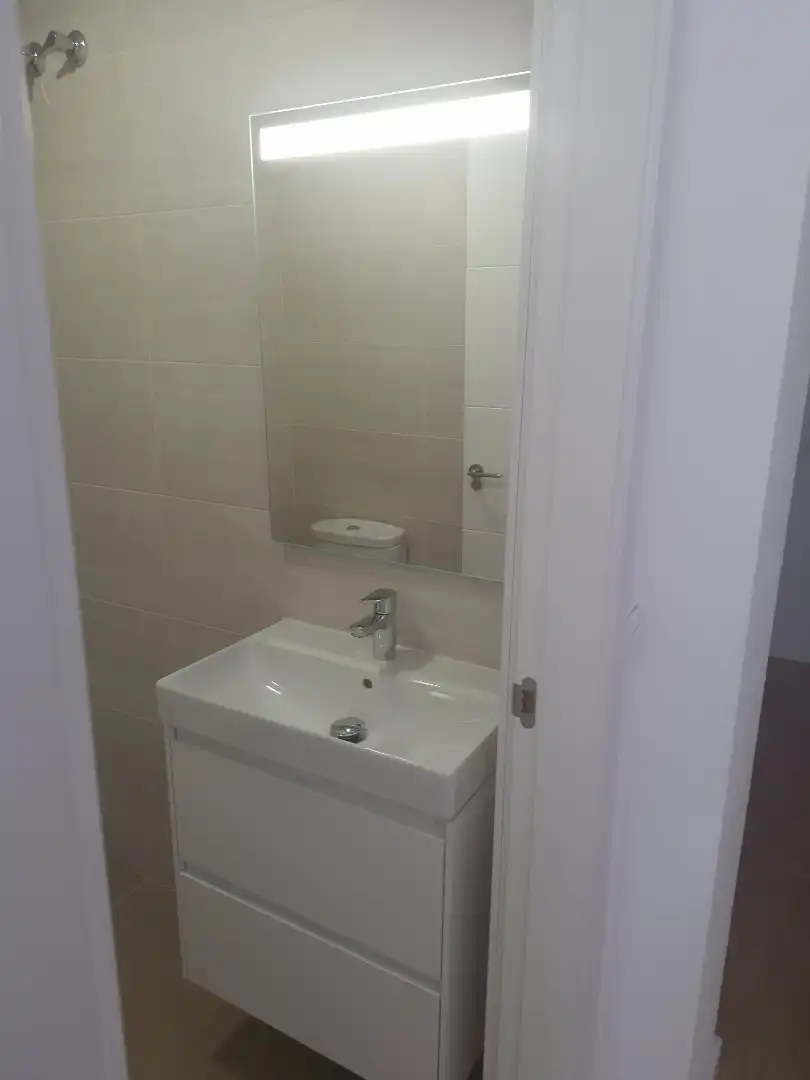 Bathroom of Flat for rent in Madrid  with Air Conditioner, Heating and Storage room
