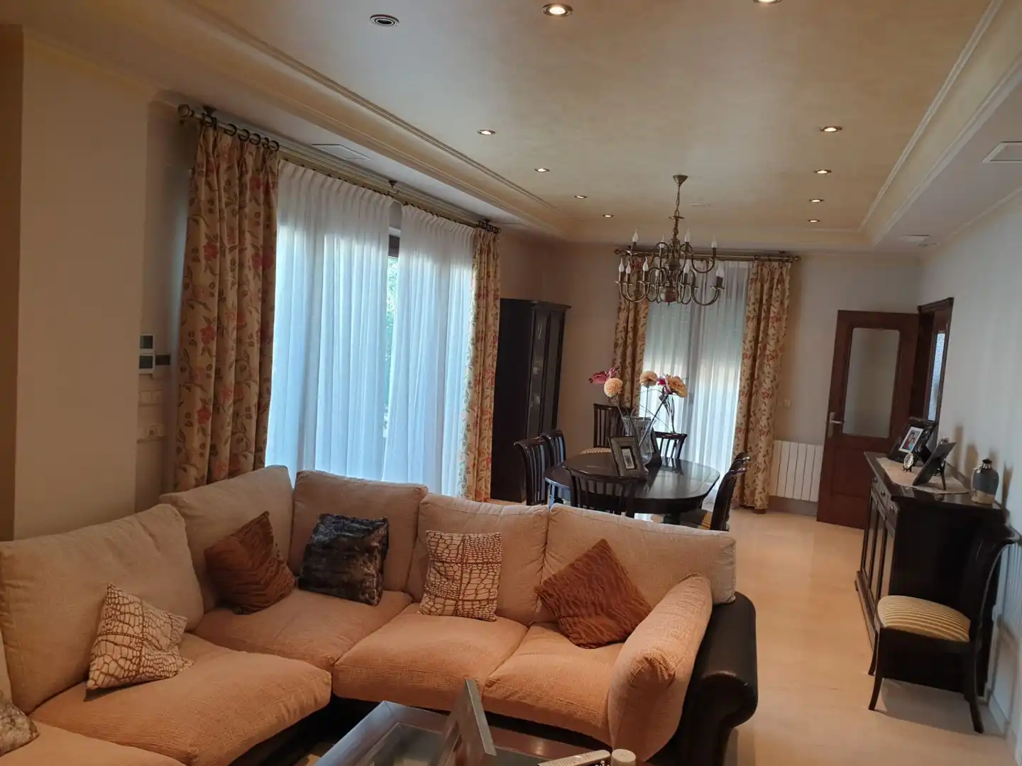 Sala d'estar de Casa o xalet en venda en Ronda amb Aire condicionat, Calefacció i Terrassa