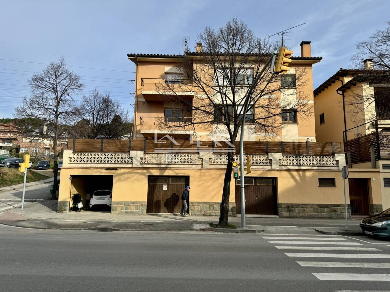 Vista exterior de Pis en venda en Vic amb Calefacció, Terrassa i Traster