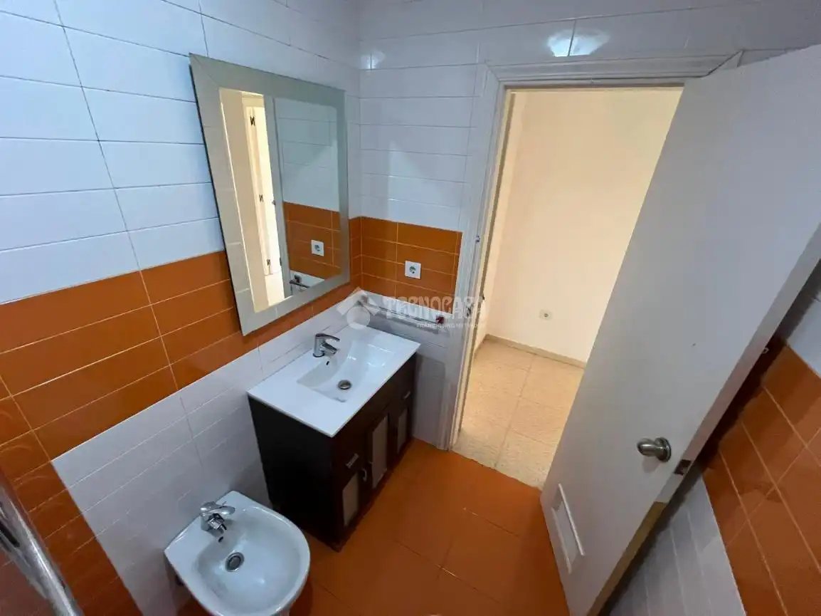 Baño de Piso en venta en Dos Hermanas con Terraza