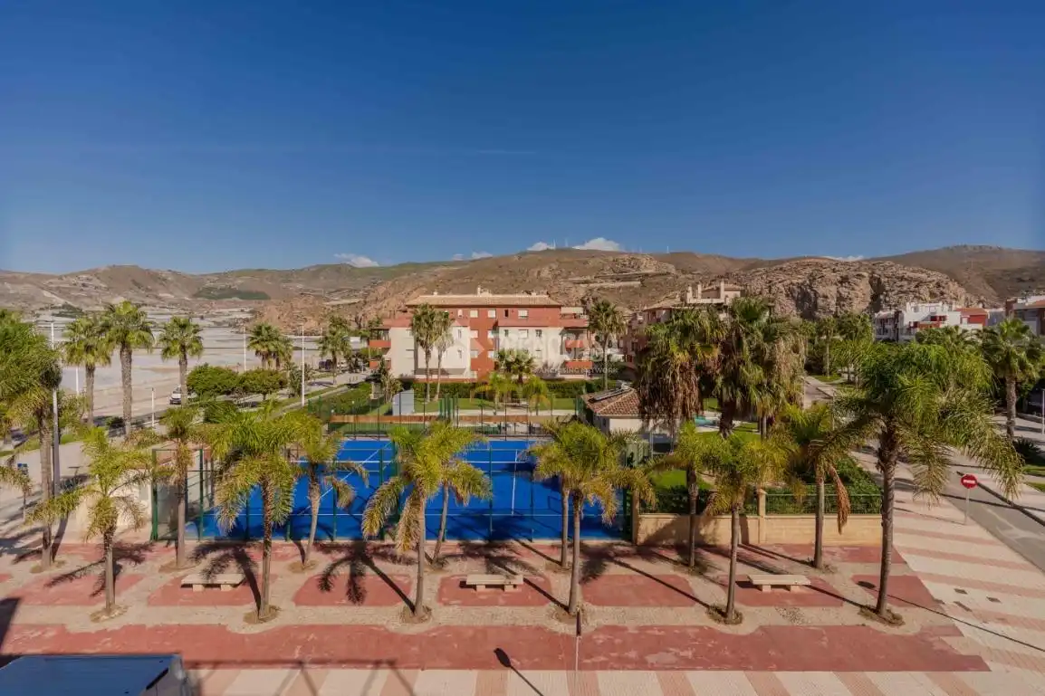 Vista exterior de Pis en venda en Motril amb Aire condicionat i Terrassa