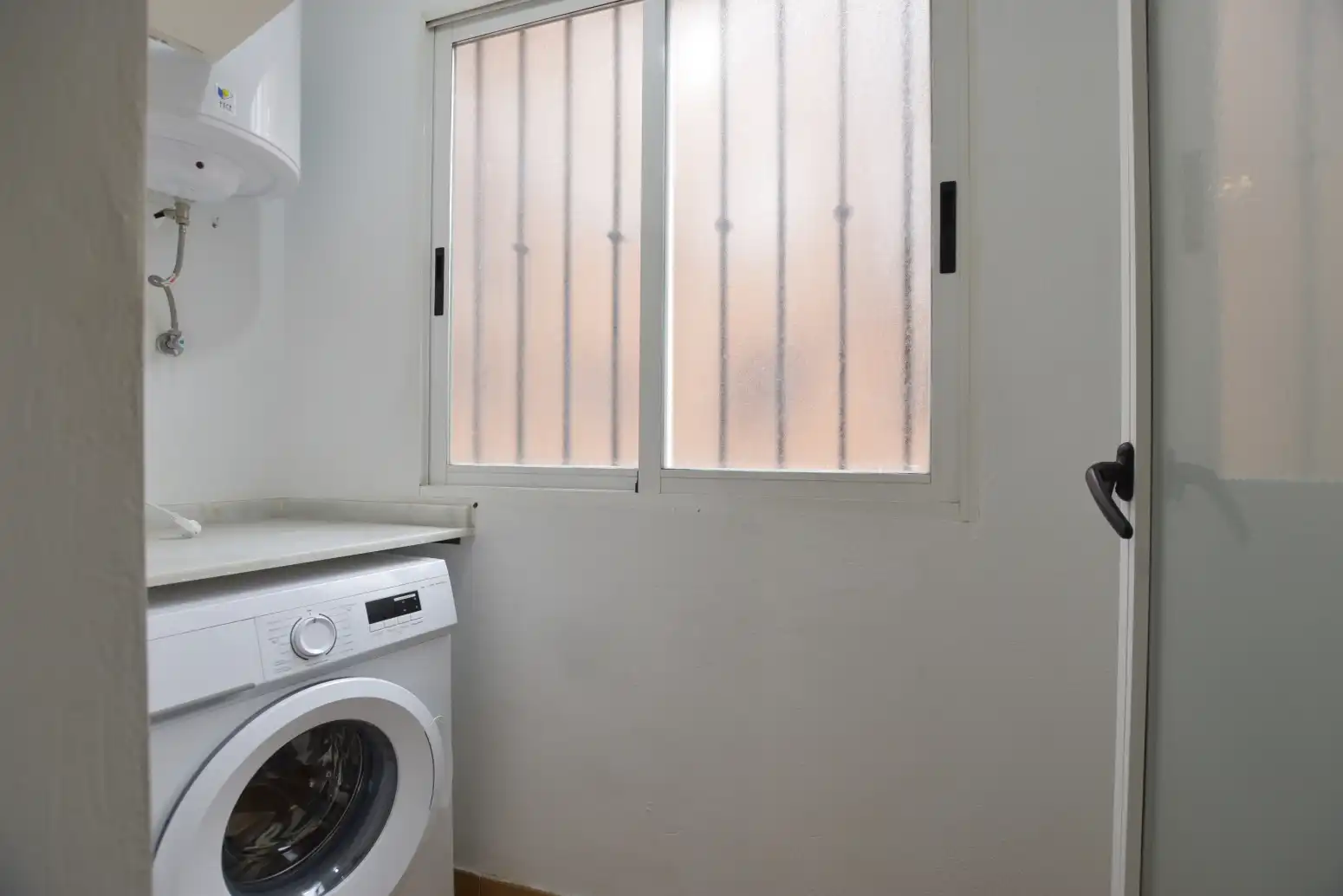 Piso de alquiler en Rafelbuñol / Rafelbunyol, Valencia