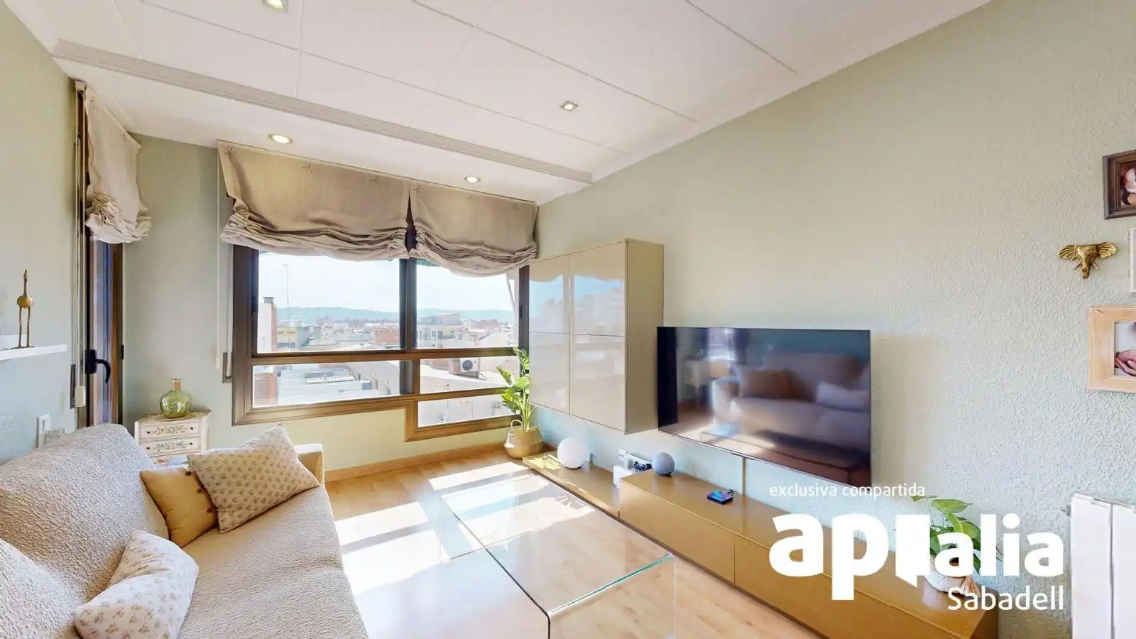 Living room of Flat for sale in Sabadell  with Heating, Parquet flooring and Terrace