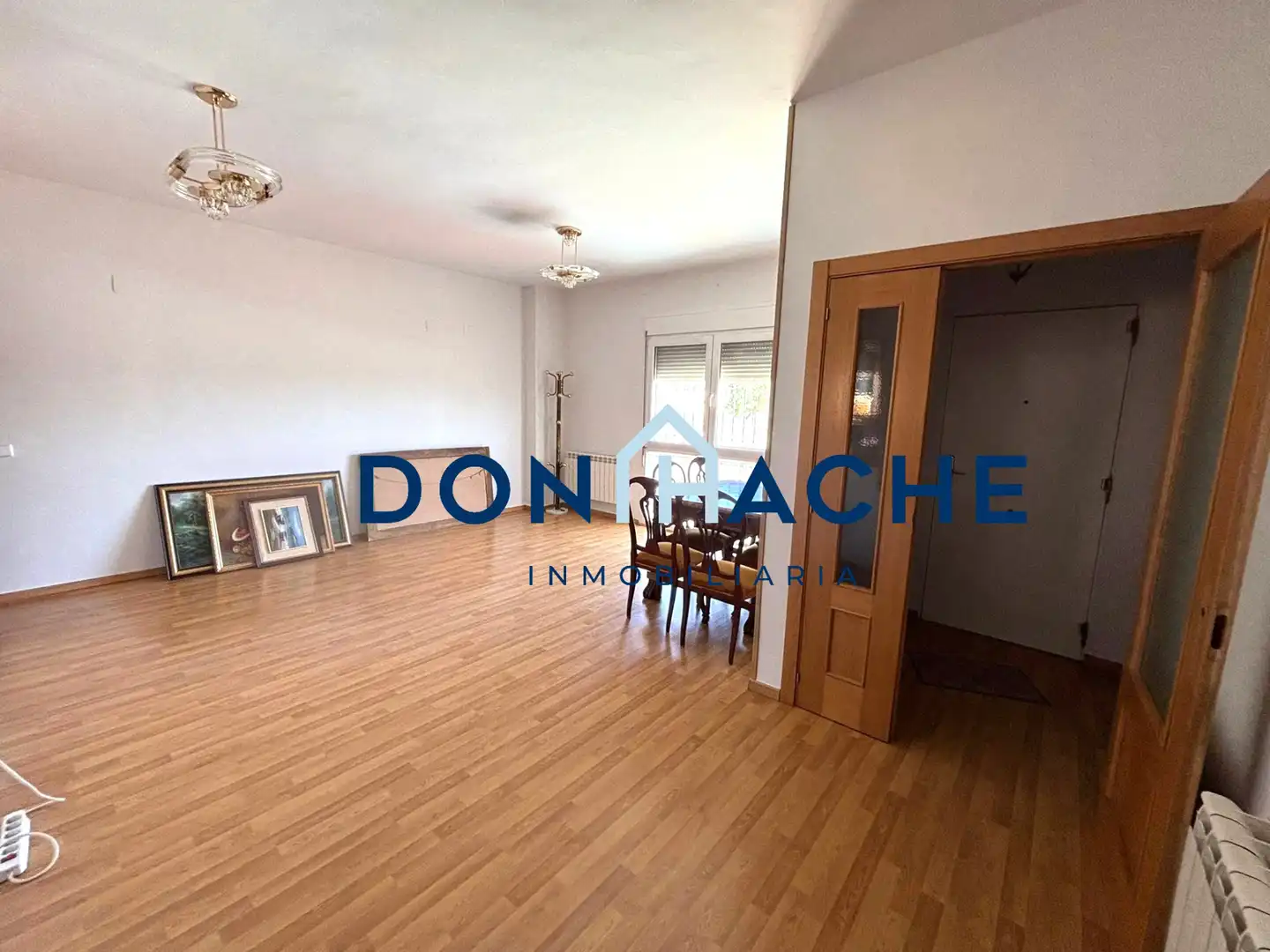 Sala de estar de Casa adosada en venta en Mérida con Aire acondicionado, Calefacción y Parquet