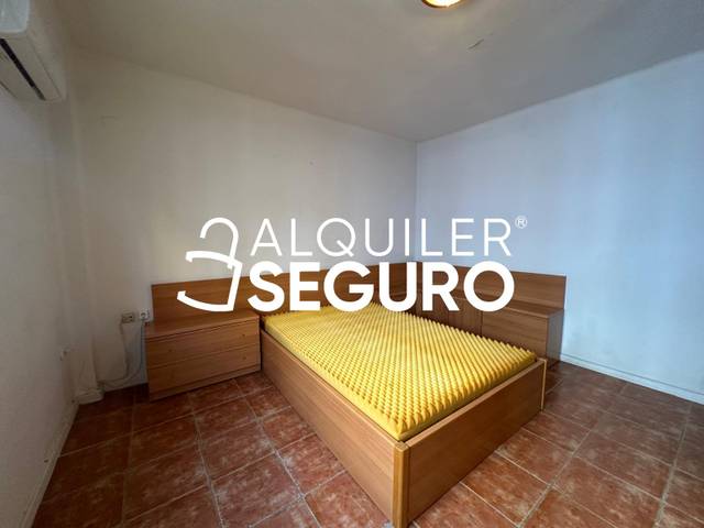 Piso en Alquiler en Escultor Piquer en Torrefiel