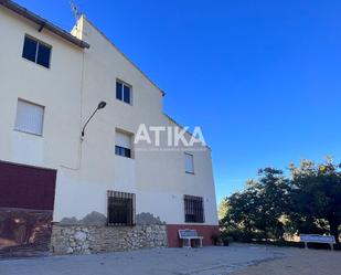 Vista exterior de Casa o xalet en venda en Ontinyent amb Terrassa, Piscina i Balcó