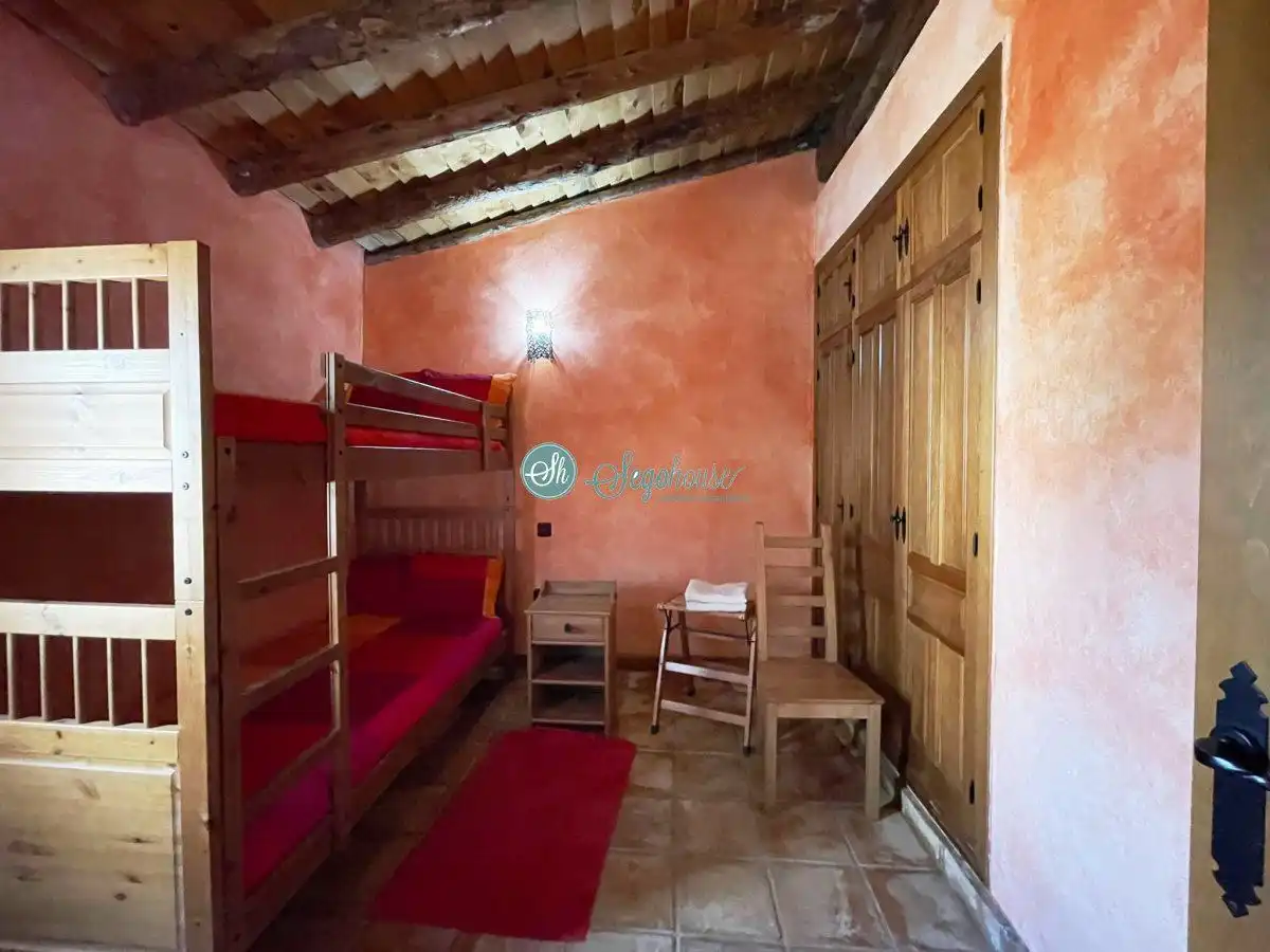 Bedroom of Houses for sale in Adrada de Pirón  with Heating