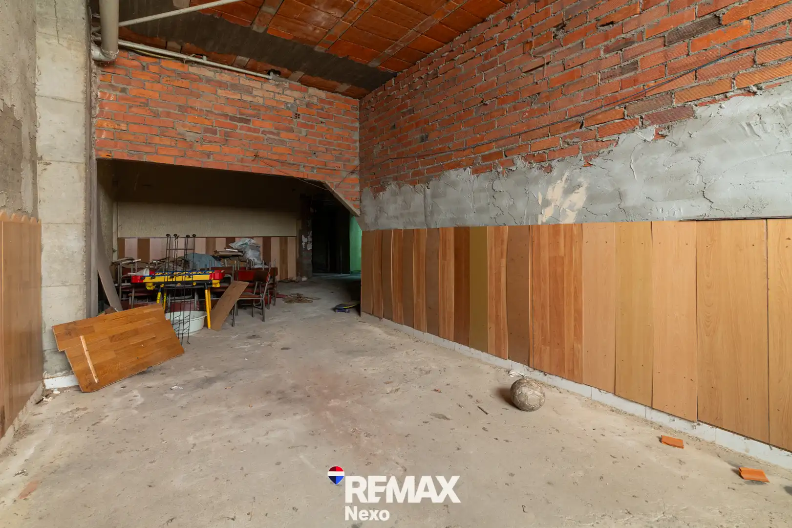 Casa adosada en venta en Benavente con Jardín privado, Parquet y Trastero