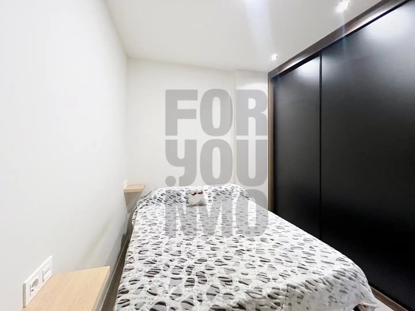 Bedroom of Apartments for sale in Irun   with Heating, Parquet flooring and Furnished
