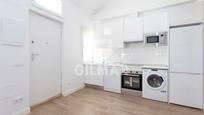 Kitchen of Flat for sale in  Madrid Capital  with Air Conditioner, Heating and Oven