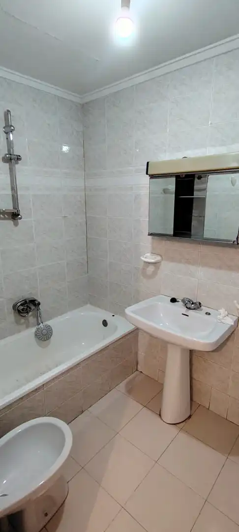 Badezimmer von Dachboden zum Verkauf in Santa Marta de Tormes, Salamanca
