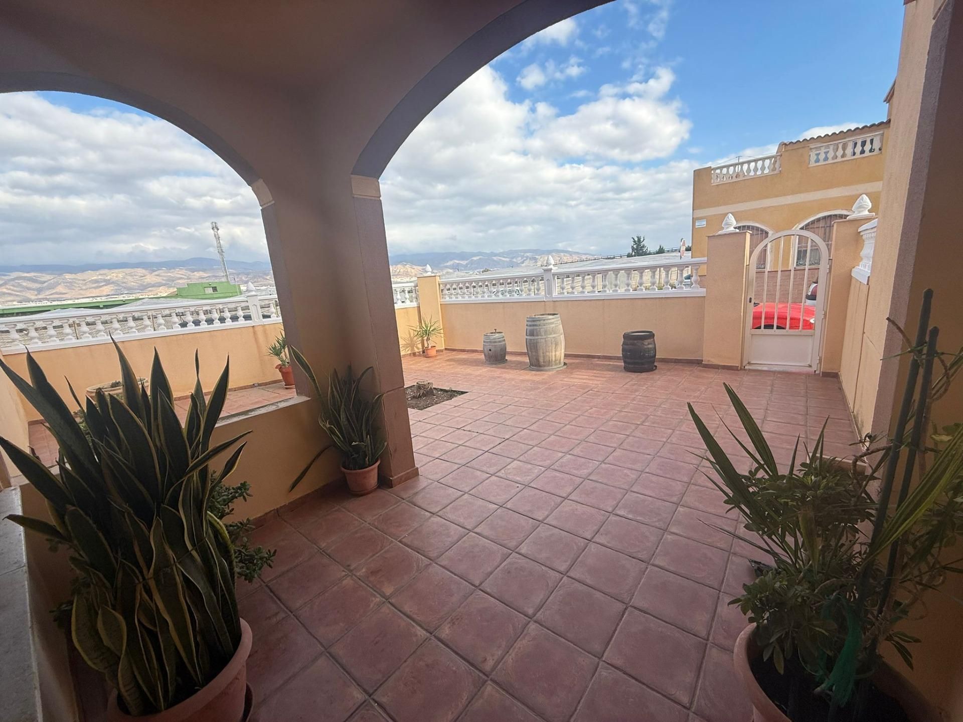 Terrassa de Casa o xalet en venda en Roquetas de Mar amb Aire condicionat i Terrassa