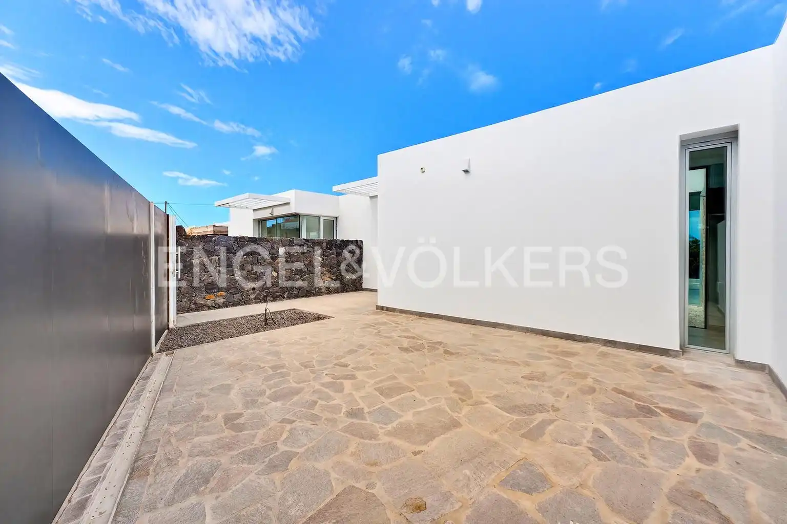 Vista exterior de Casa o chalet en venta en Adeje con Aire acondicionado, Terraza y Piscina