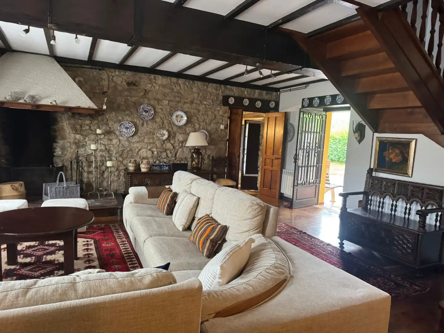 Sala d'estar de Casa adosada en venda en Llanes amb Calefacció, Jardí privat i Parquet
