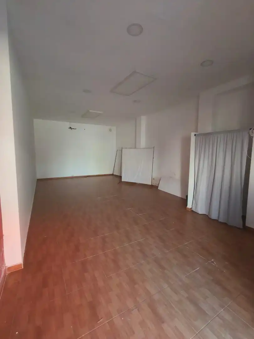 Local comercial de lloguer a Avenida de la Huerta 9, imagen 4