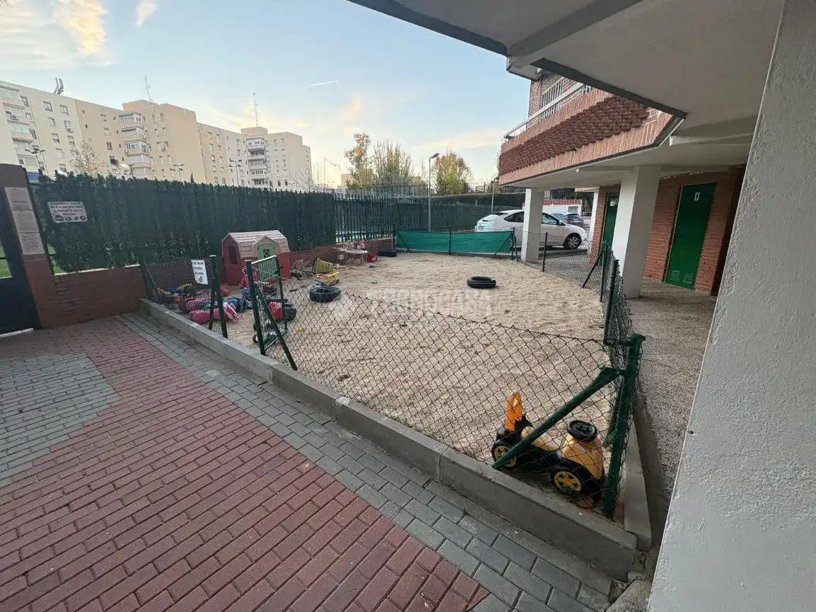 Wohnung zum Verkauf in Sur - PAU 4