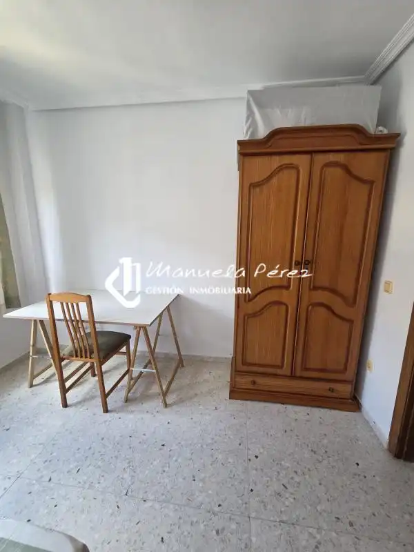 Schlafzimmer von Wohnung zur Miete in Cáceres mit Klimaanlage, Heizung und Terrasse
