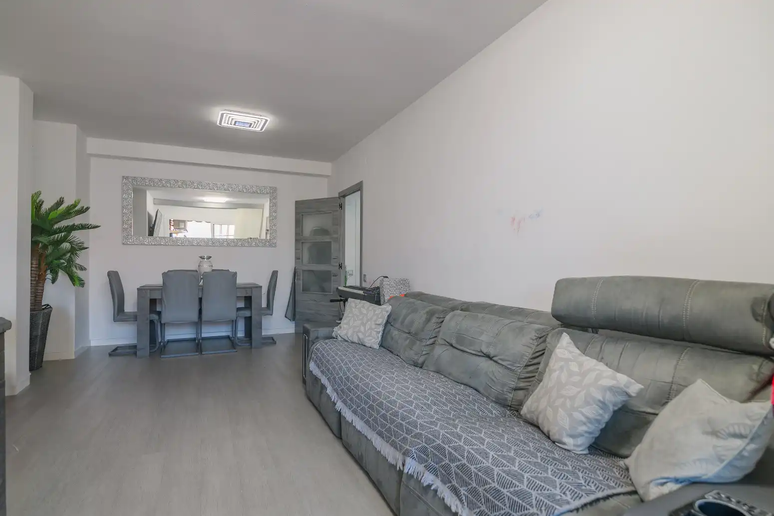 Sala d'estar de Pis en venda en Viladecans amb Aire condicionat, Calefacció i Parquet