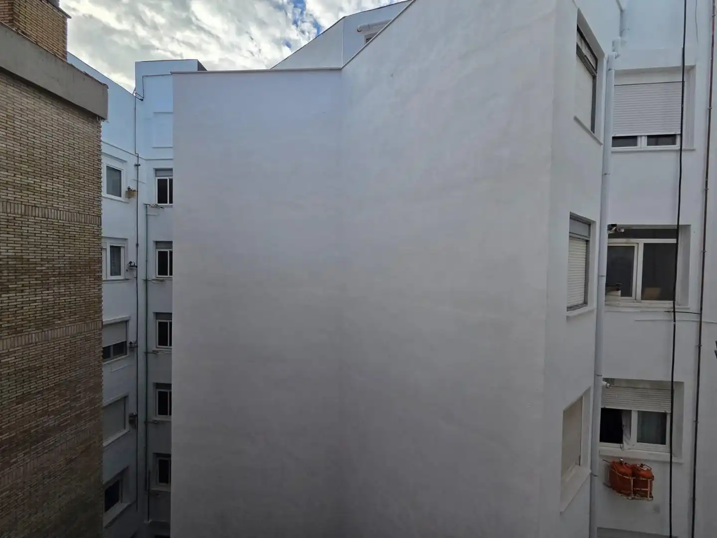 Vista exterior de Piso en venta en Torrelavega  con Calefacción