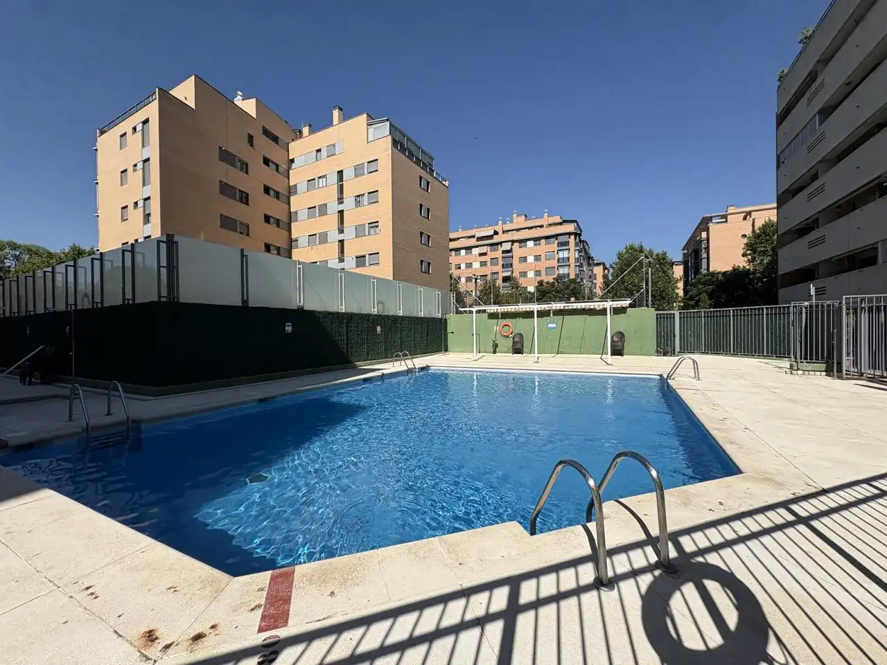 Swimming pool of Flat for sale in Madrid  with Air Conditioner, Heating and Terrace