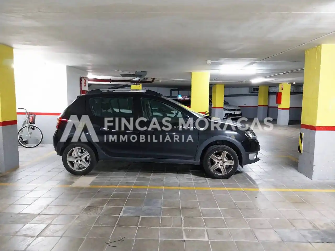 Aparcament de Garatge en venda en Sant Cugat del Vallès amb Alarma