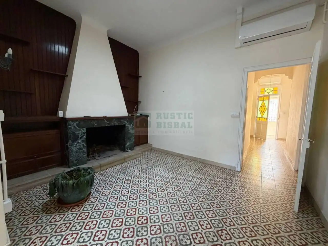 Sala de estar de Finca rústica en venta en Figueres con Aire acondicionado, Calefacción y Jardín privado