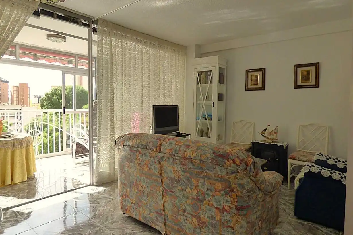 Sala d'estar de Apartament en venda en Benidorm amb Piscina i Piscina comunitària