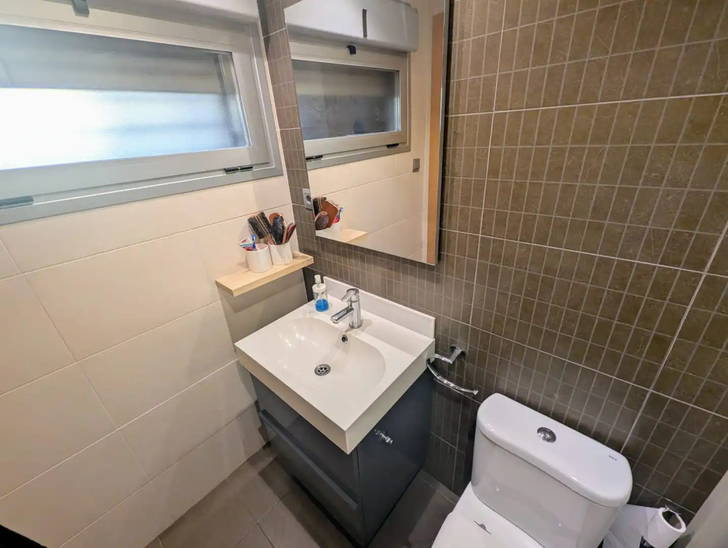 Baño de Casa adosada en venta en Castellón de la Plana / Castelló de la Plana con Aire acondicionado, Calefacción y Terraza