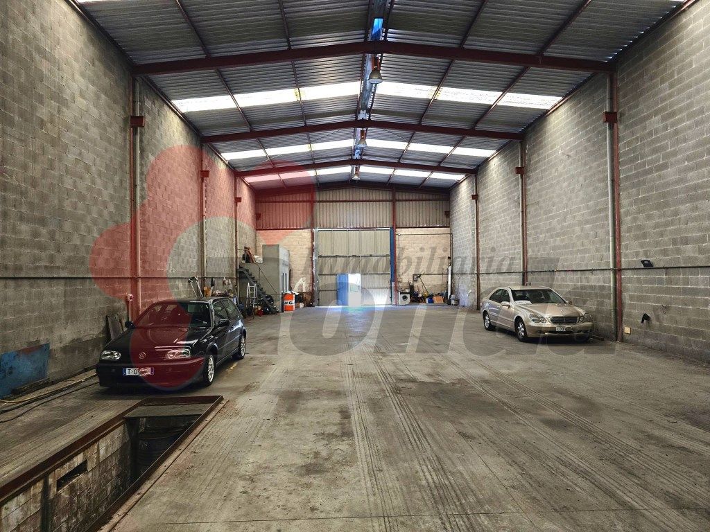 Industrial buildings for sale in Lugo Capital