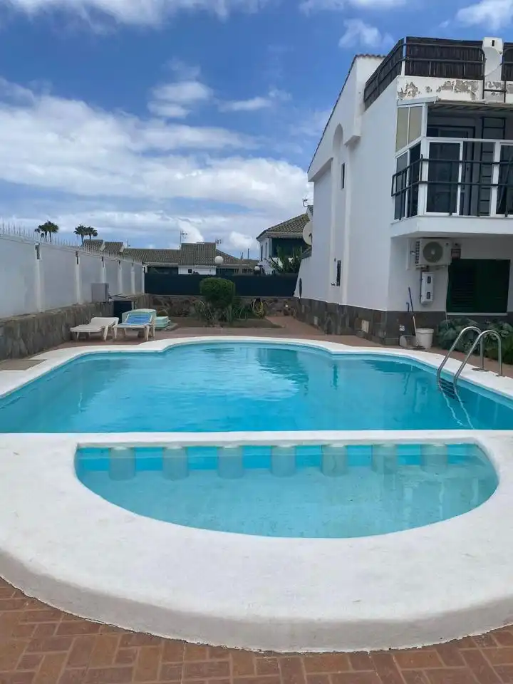 Piscina de Apartamento de alquiler en San Bartolomé de Tirajana con Terraza, Amueblado y Piscina comunitaria