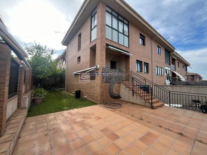 Jardí de Casa adosada en venda en Cáceres Capital amb Calefacció, Jardí privat i Terrassa