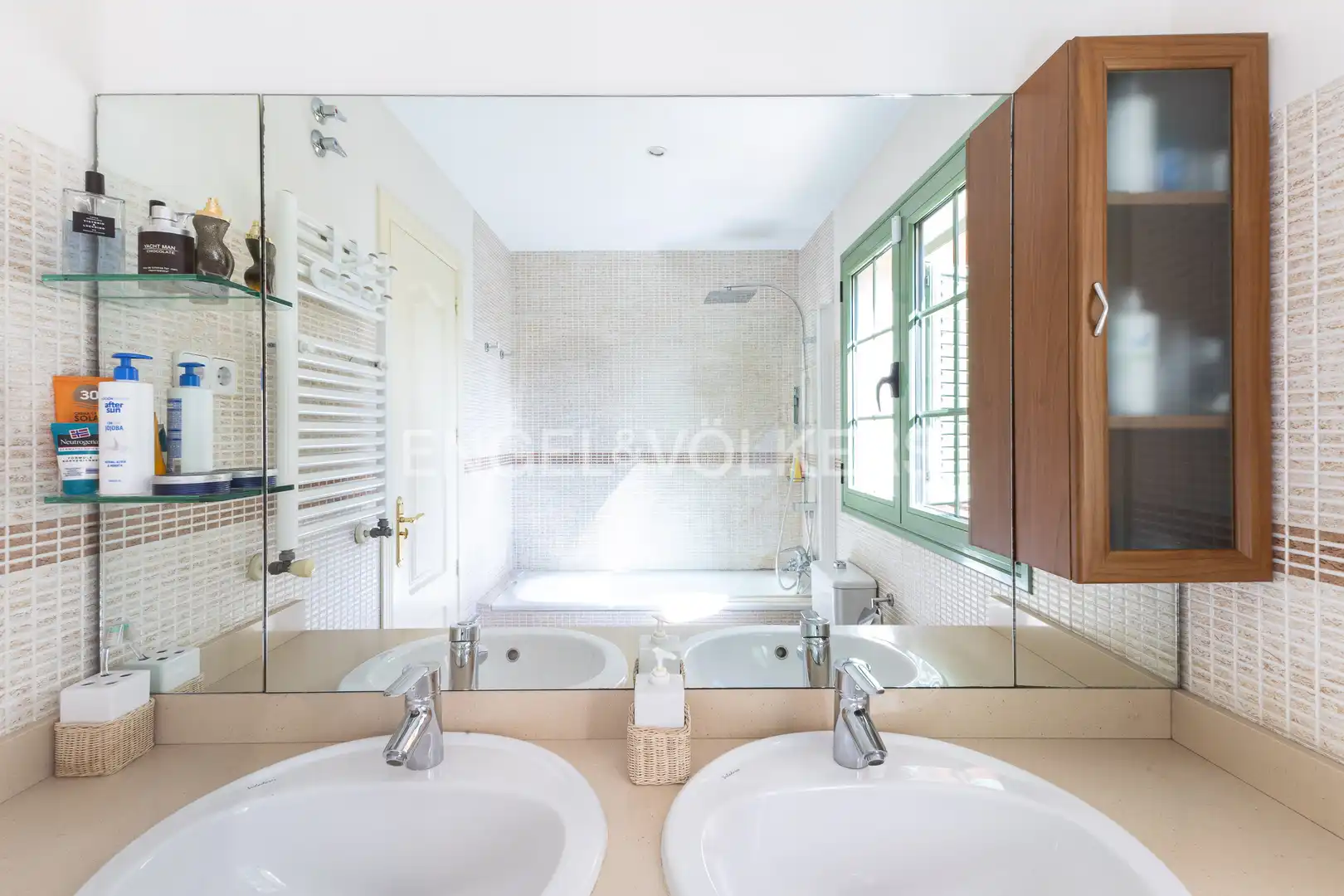 Bathroom of Detached homes for sale in Madrid  with Air Conditioner, Heating and Private garden