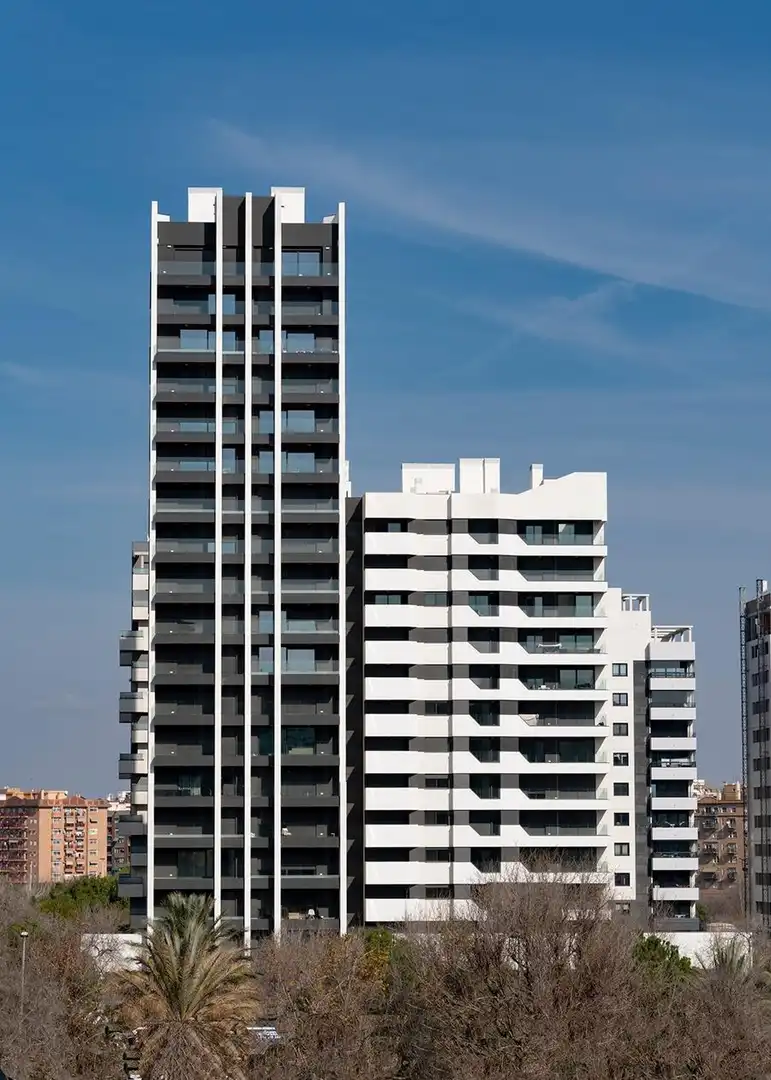 Außenansicht von Wohnung zur Miete in Valencia mit Klimaanlage, Terrasse und Balkon