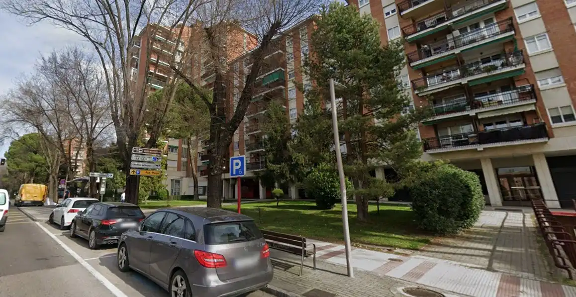 Parkplatz von Geschaftsraum zum Verkauf in Guadalajara mit Klimaanlage und Alarm