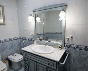 Bathroom of Flat to rent in Benalmádena  with Terrace and Furnished