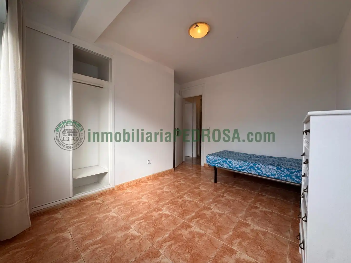 Schlafzimmer von Wohnungen zum Verkauf in Pontevedra Capital  mit Heizung und Möbliert