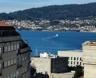 Vista exterior de Dúplex en venda en Vigo  amb Calefacció, Parquet i Terrassa