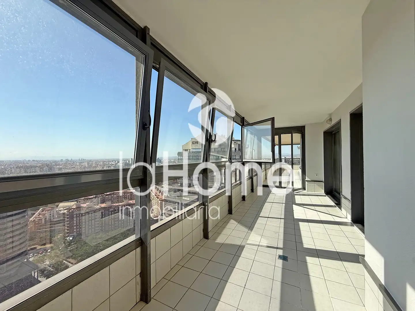 Vista exterior de Piso de alquiler en Valencia con Aire acondicionado, Calefacción y Terraza