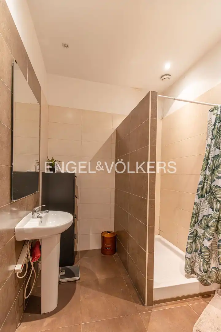 Baño de Piso en venta en Madrid con Calefacción y Balcón