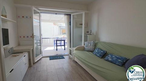 Casa con gran terraza al sur adosada ubicada en la zona de Sant Maurici en Empuriabrava
