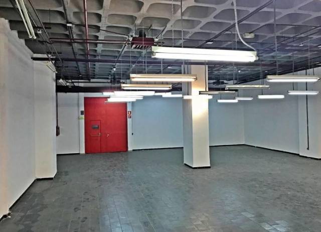 Nave industrial en Venta en Valdebebas - Valdefuentes