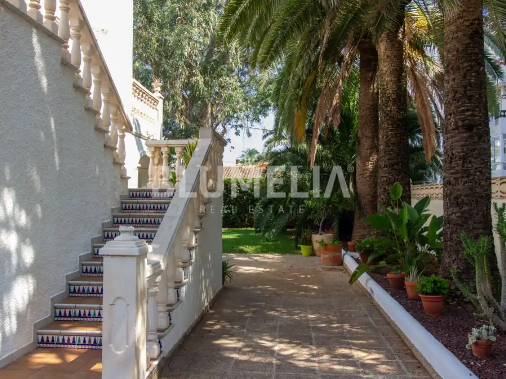 Jardí de Casa o xalet en venda en Dénia amb Aire condicionat, Jardí privat i Terrassa