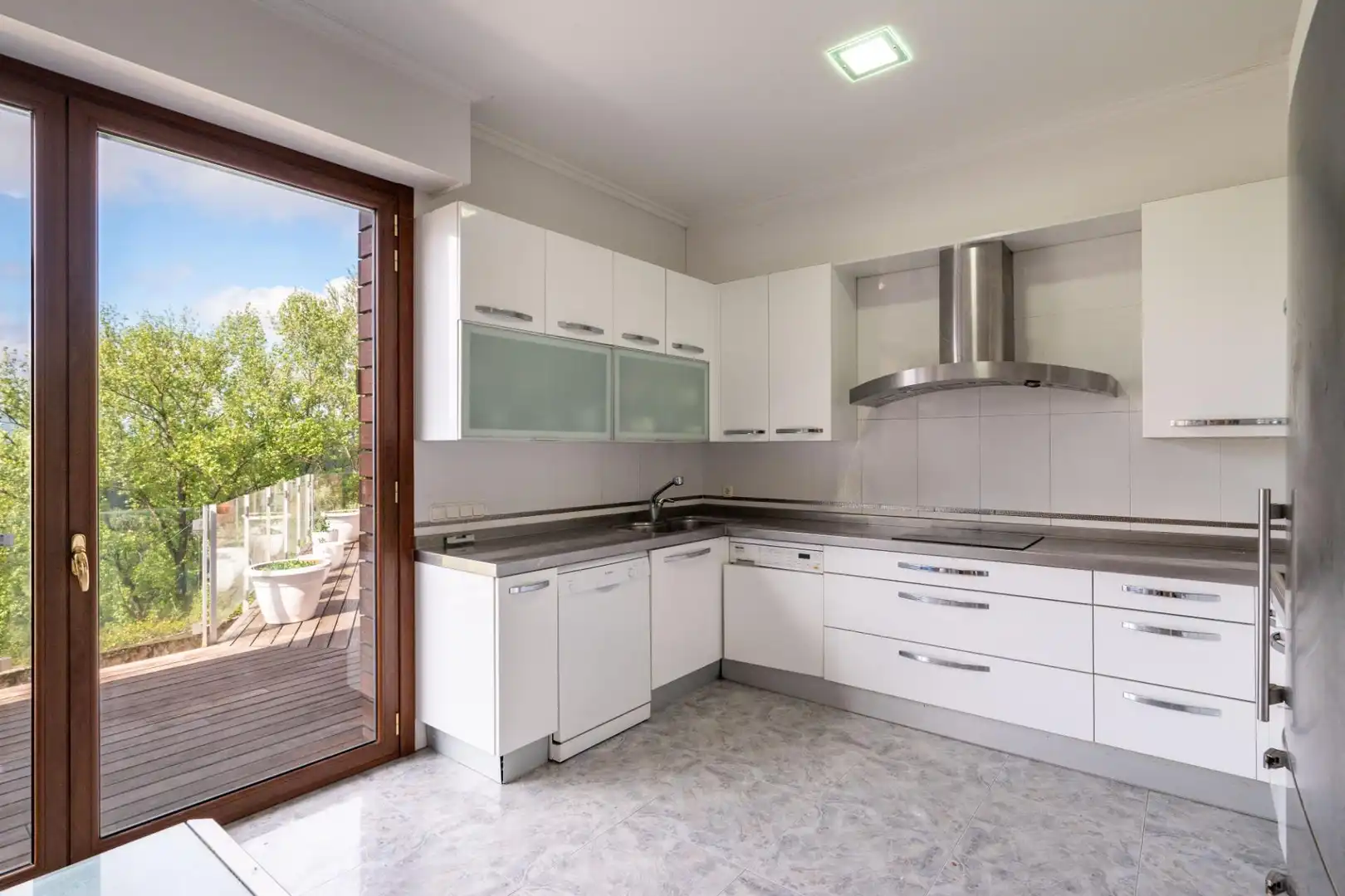 Cocina de Casa adosada en venta en Donostia - San Sebastián  con Calefacción, Jardín privado y Terraza